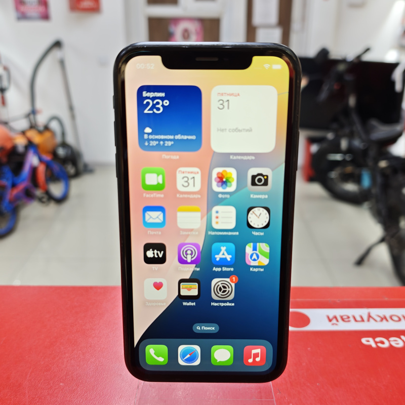 Мобильный телефон Apple iPhone XR