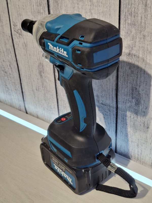 Гайковерт Makita Brushless